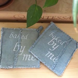 2 upcycled denim👖 potholders